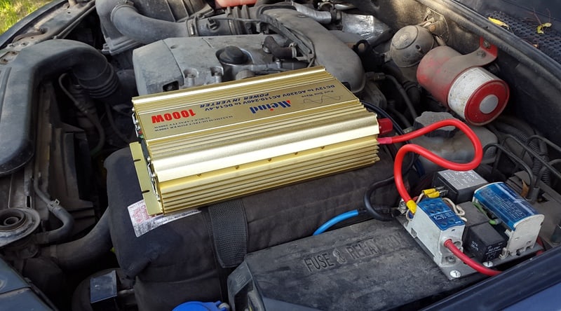 Meind 1000W power inverter is used in a car